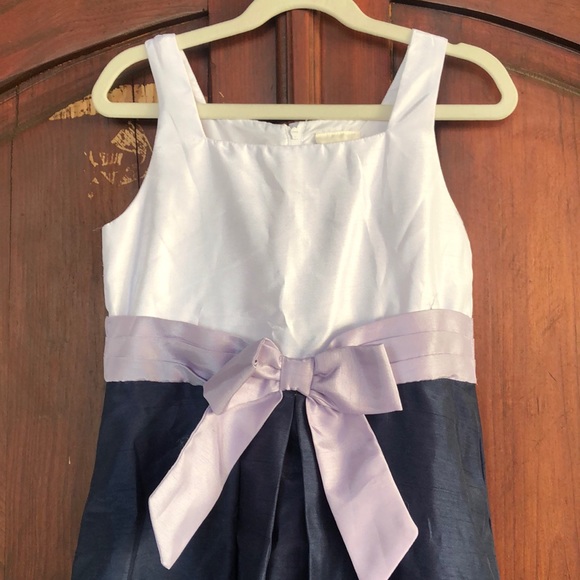 Beautiful Dress - Picture 2 of 6